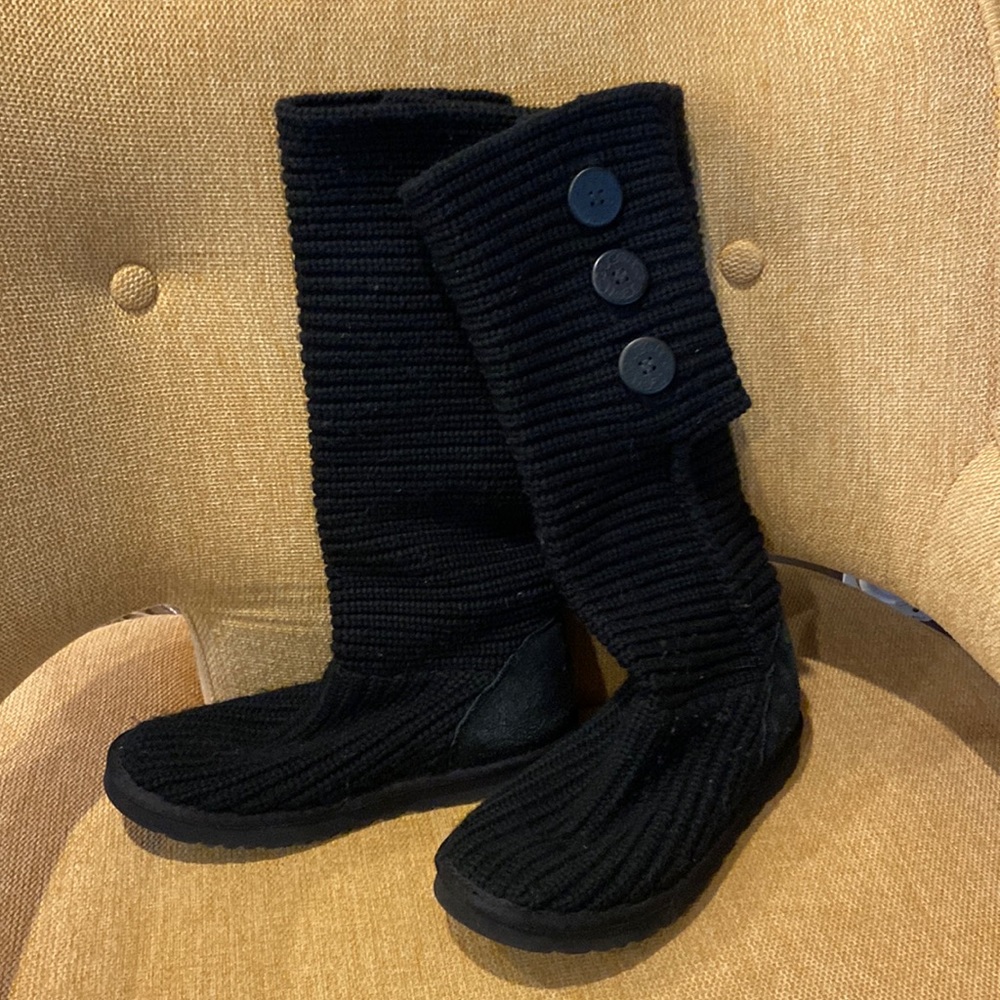 Black UGG classic Cardy Knit 3 button boots - size 7